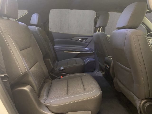 Used 2025 Chevrolet Traverse LT AWD/4WD image 23