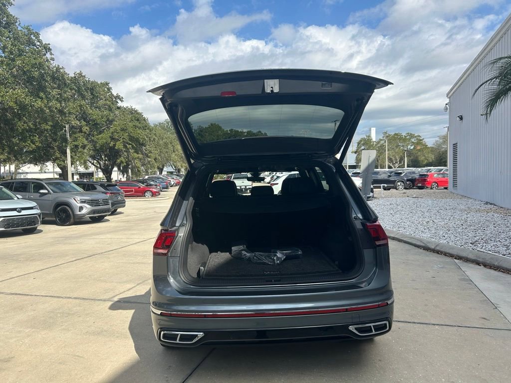Used 2024 Volkswagen Tiguan SEL R-Line image 45