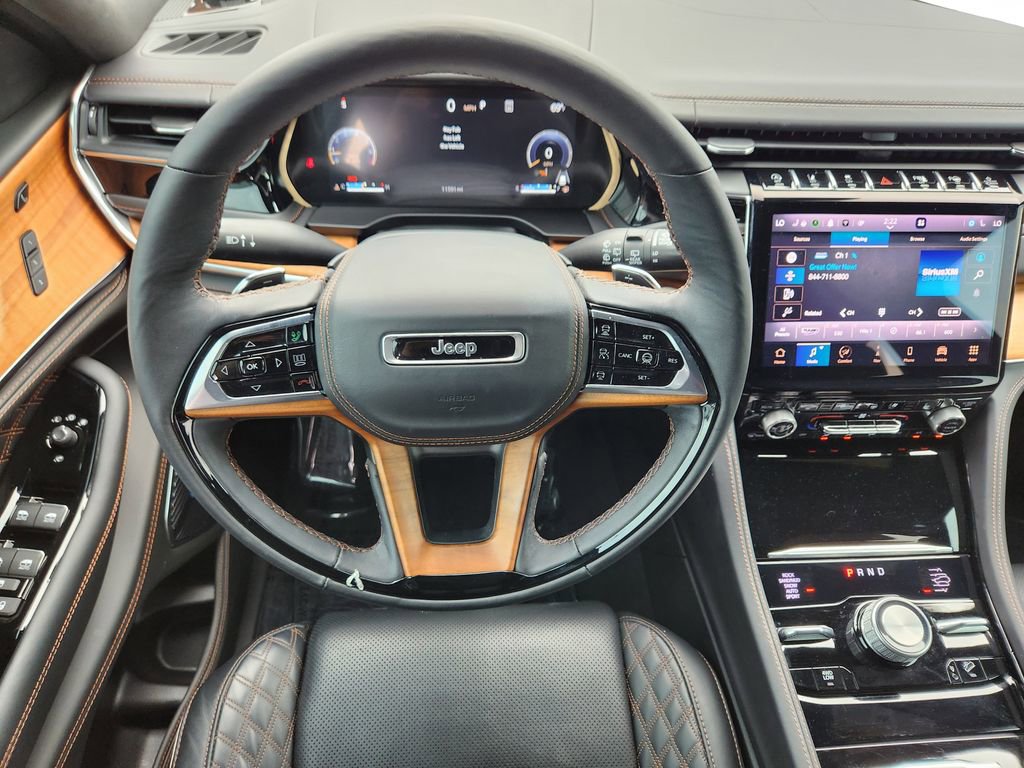 Used 2025 Jeep Grand Cherokee L Summit image 26