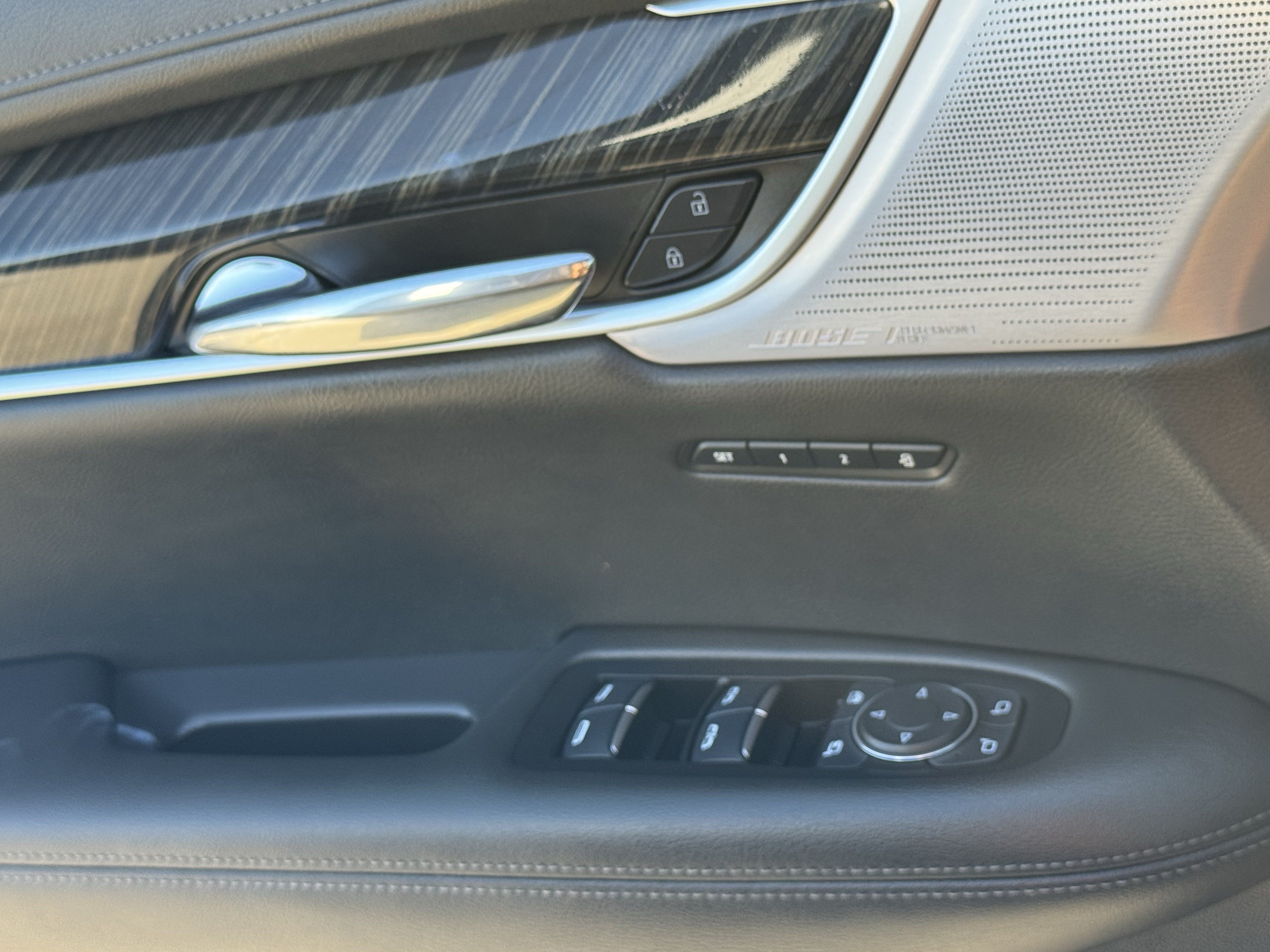 Used 2025 Cadillac XT6 Premium Luxury FWD image 22