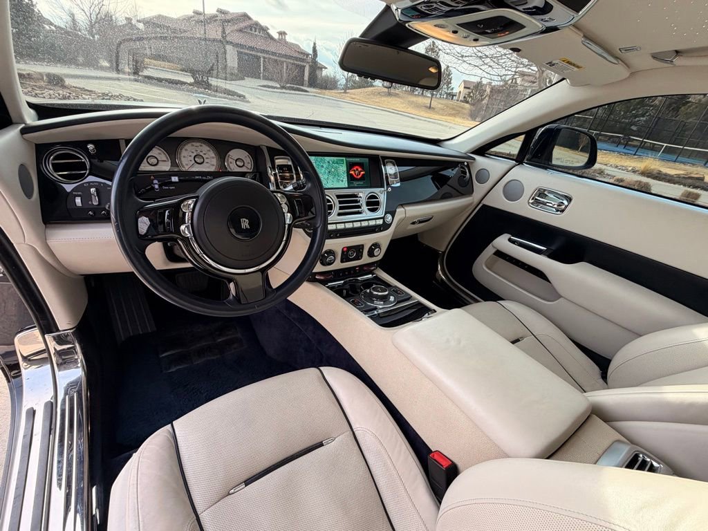 Used 2016 Rolls-Royce Wraith image 25