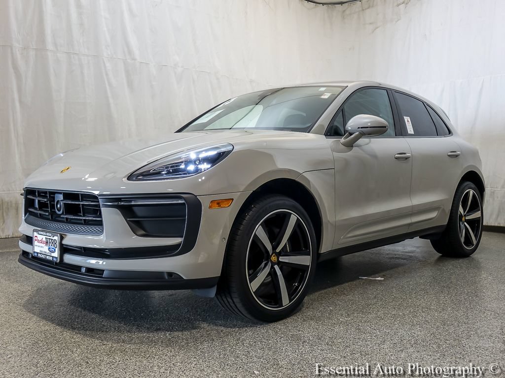 Used 2023 Porsche Macan AWD/4WD image 2