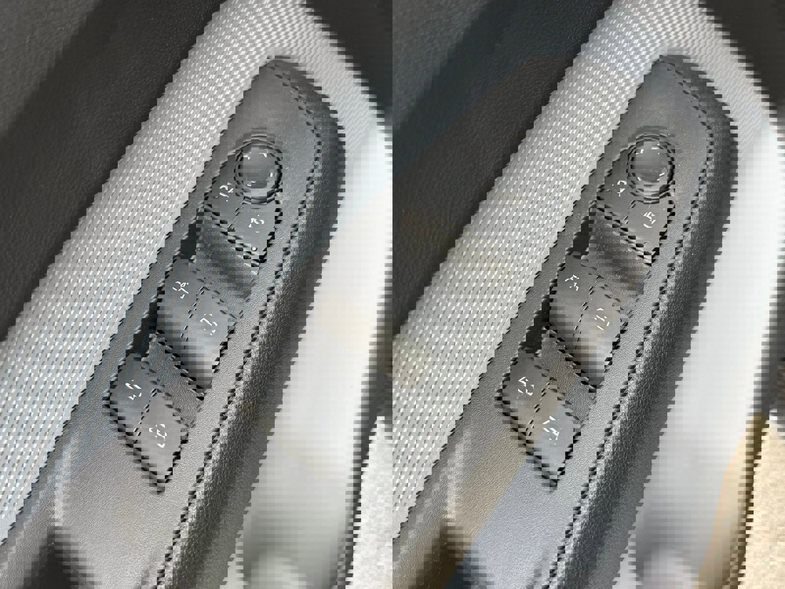 New 2027 Chevrolet Bolt LT w/ Comfort Package image 28