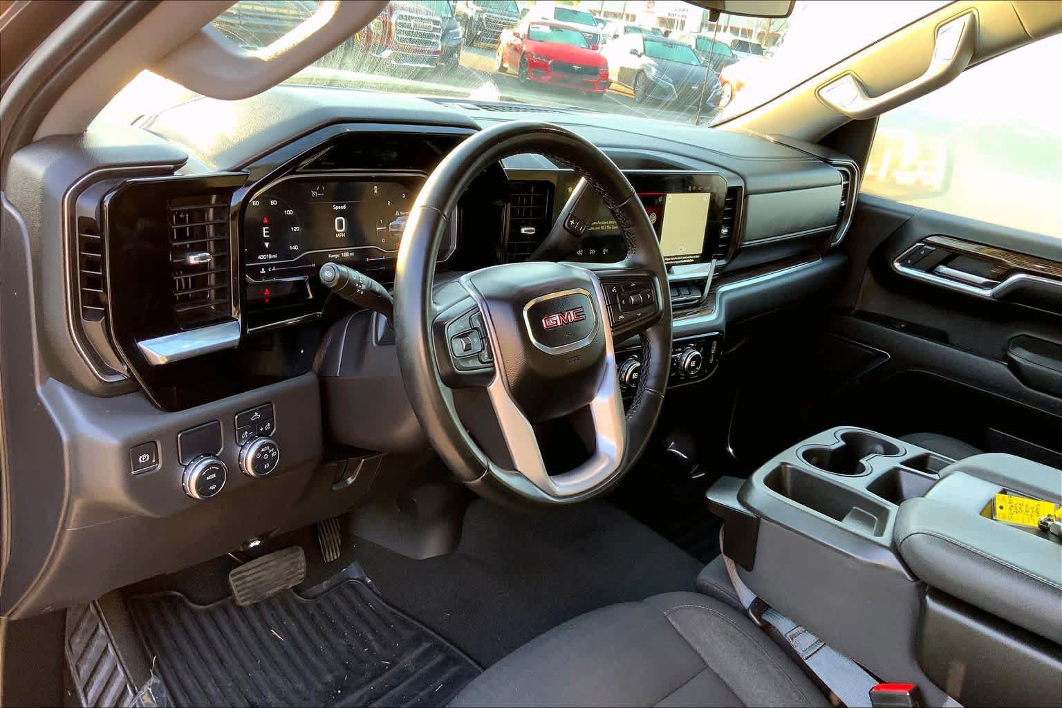 Used 2024 GMC Sierra 1500 Elevation RWD image 17