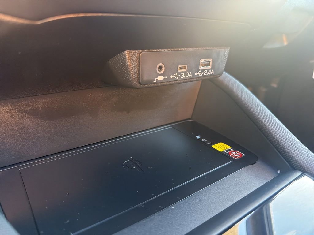 Used 2025 Subaru Forester Premium image 36