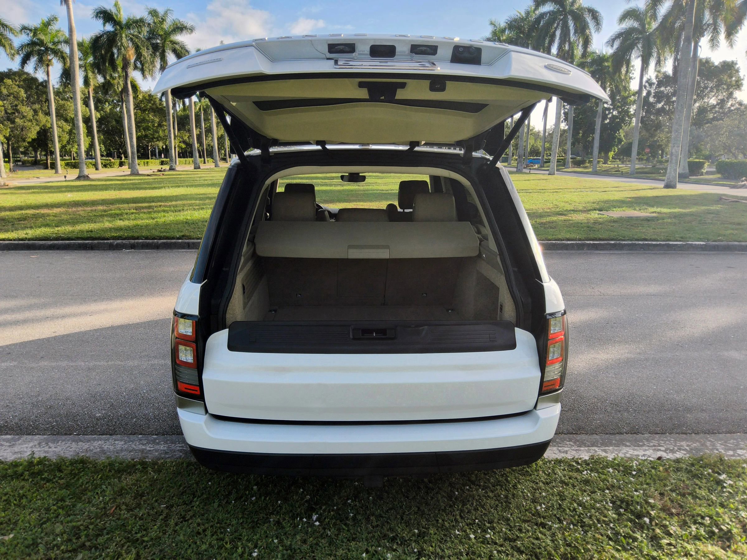 Used 2017 Land Rover Range Rover Supercharged image 47