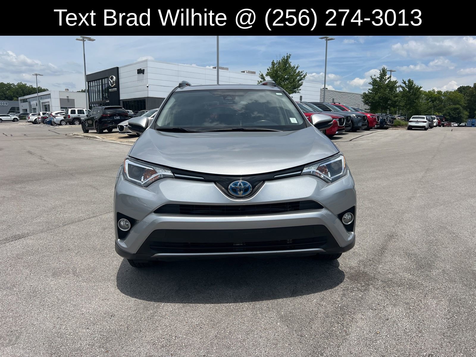 Used 2017 Toyota RAV4 XLE AWD/4WD image 2