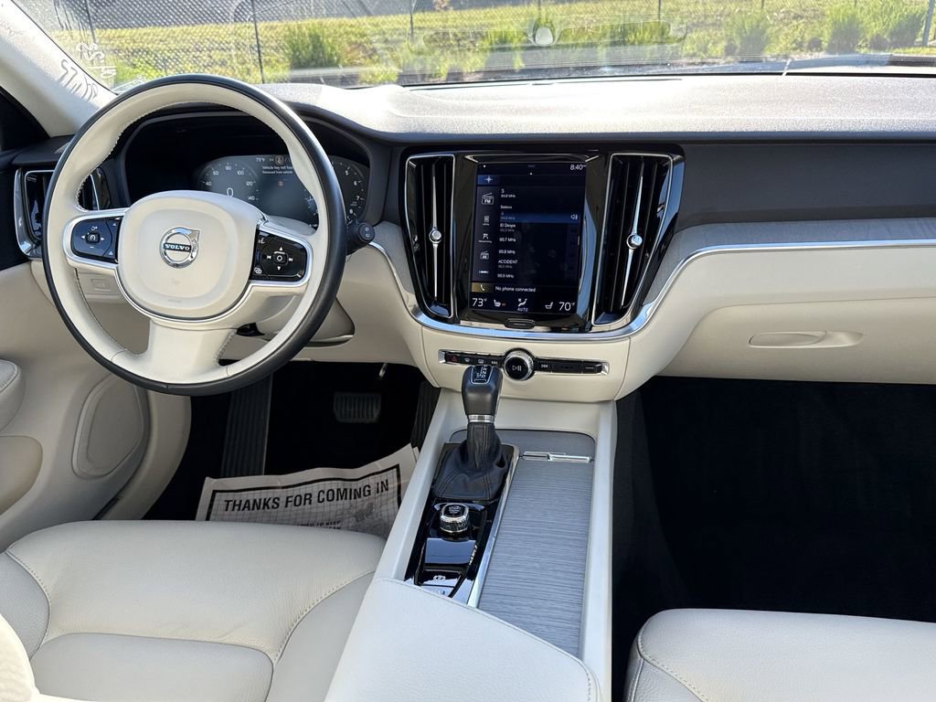 Used 2022 Volvo V60 T5 Cross Country AWD/4WD image 19