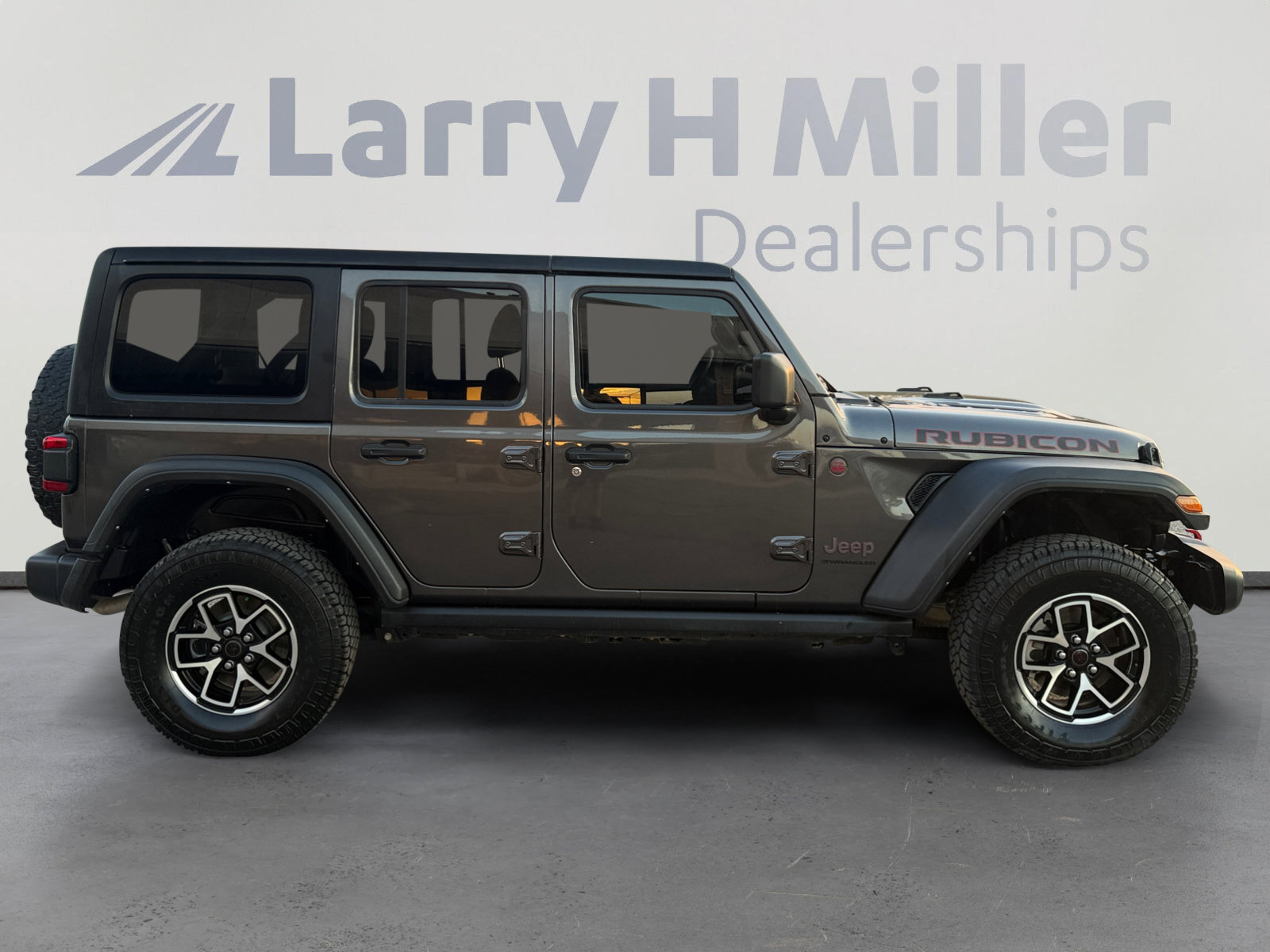 Used 2024 Jeep Wrangler Unlimited Rubicon AWD/4WD image 6
