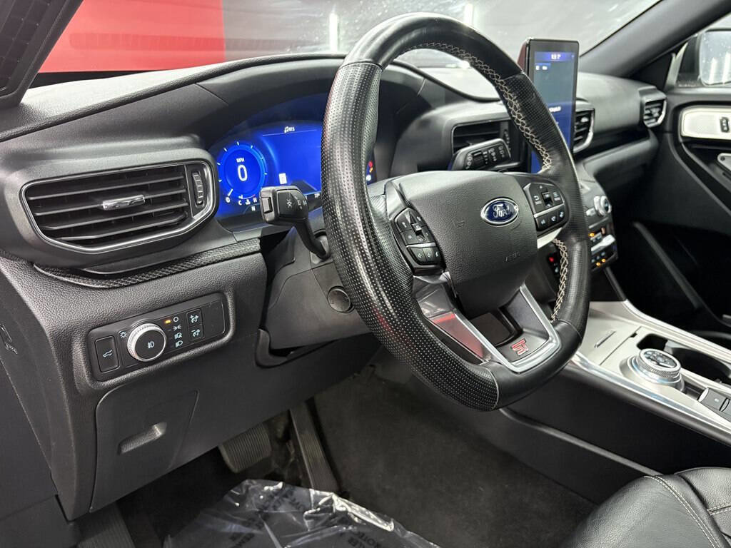 Used 2020 Ford Explorer ST w/ ST Street Pack image 18