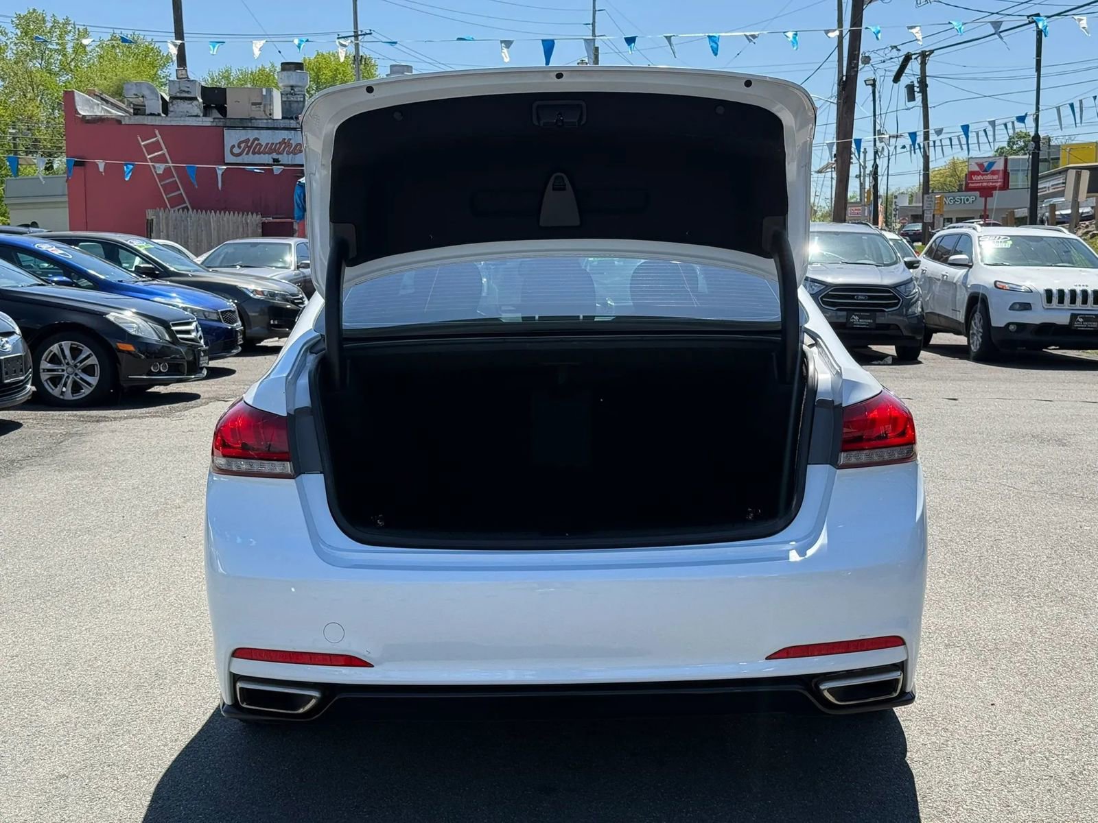 Used 2015 Hyundai Genesis 3.8 RWD image 8