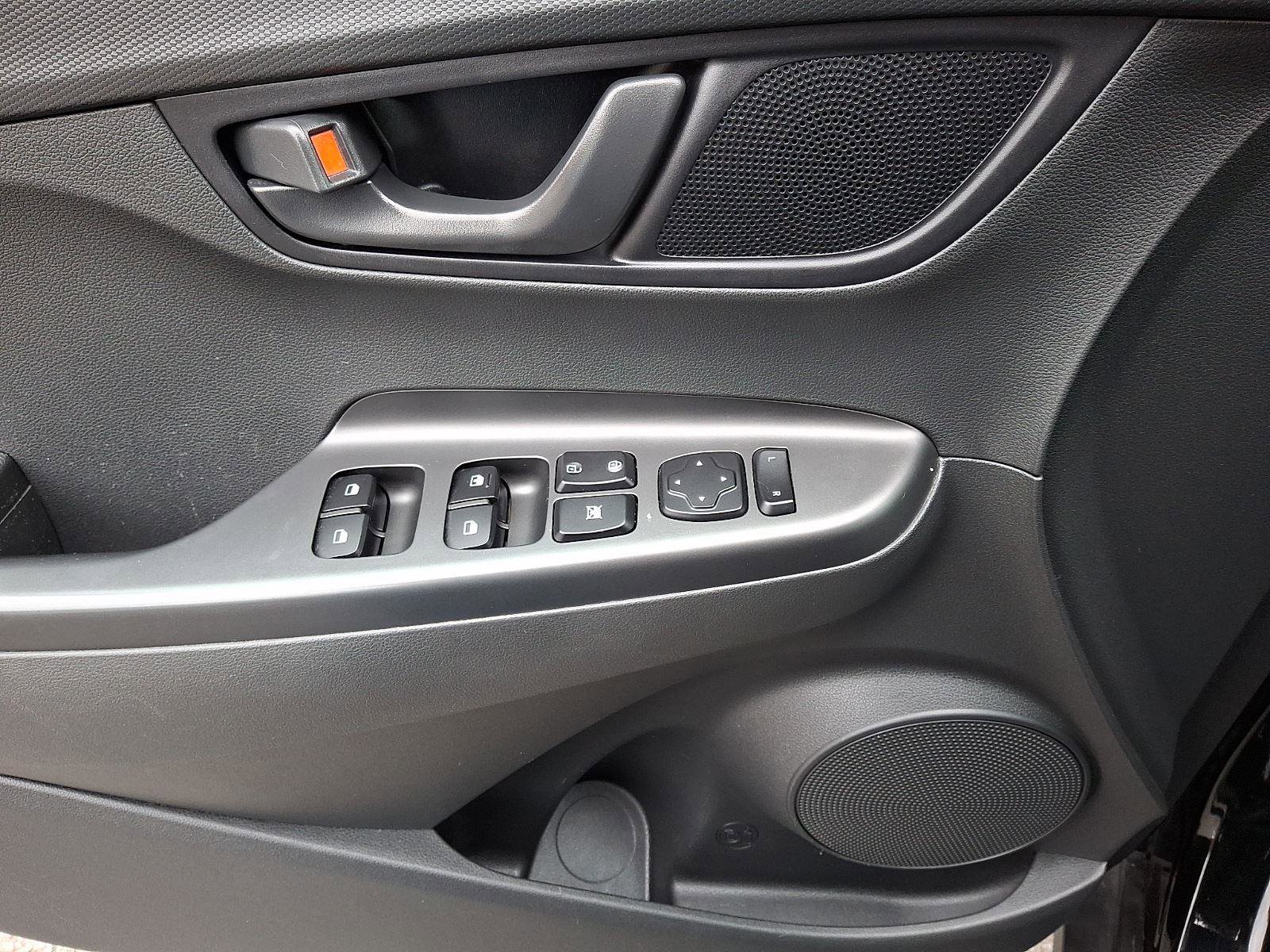 Used 2022 Hyundai Kona SEL image 12