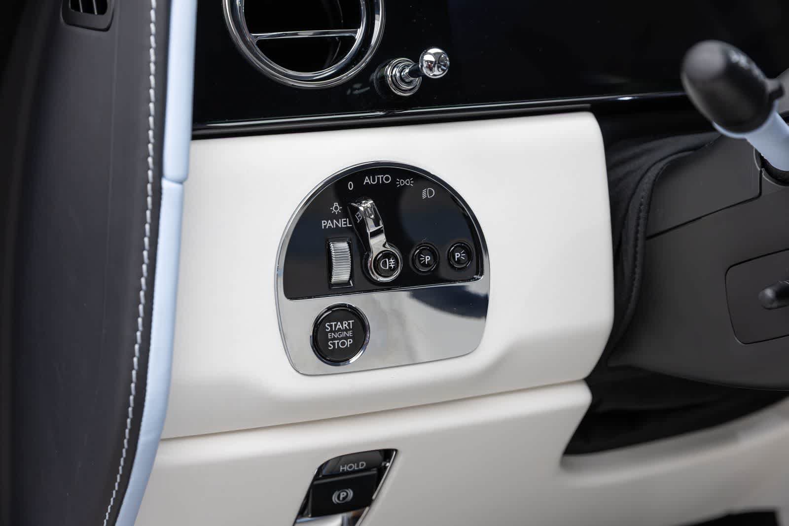 New 2027 Rolls-Royce Cullinan AWD/4WD image 31