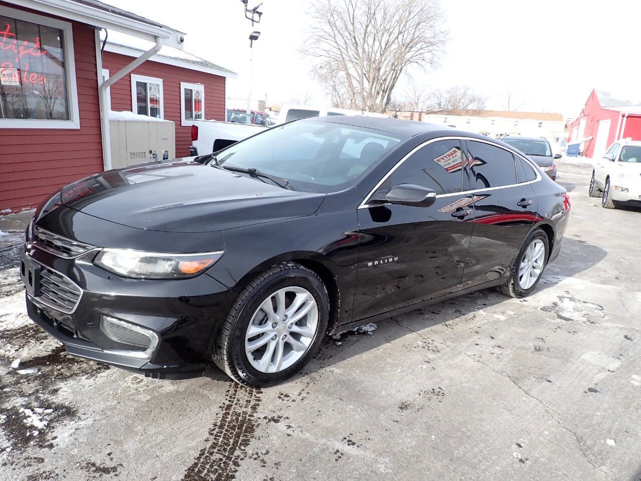 Used 2017 Chevrolet Malibu LT image 3