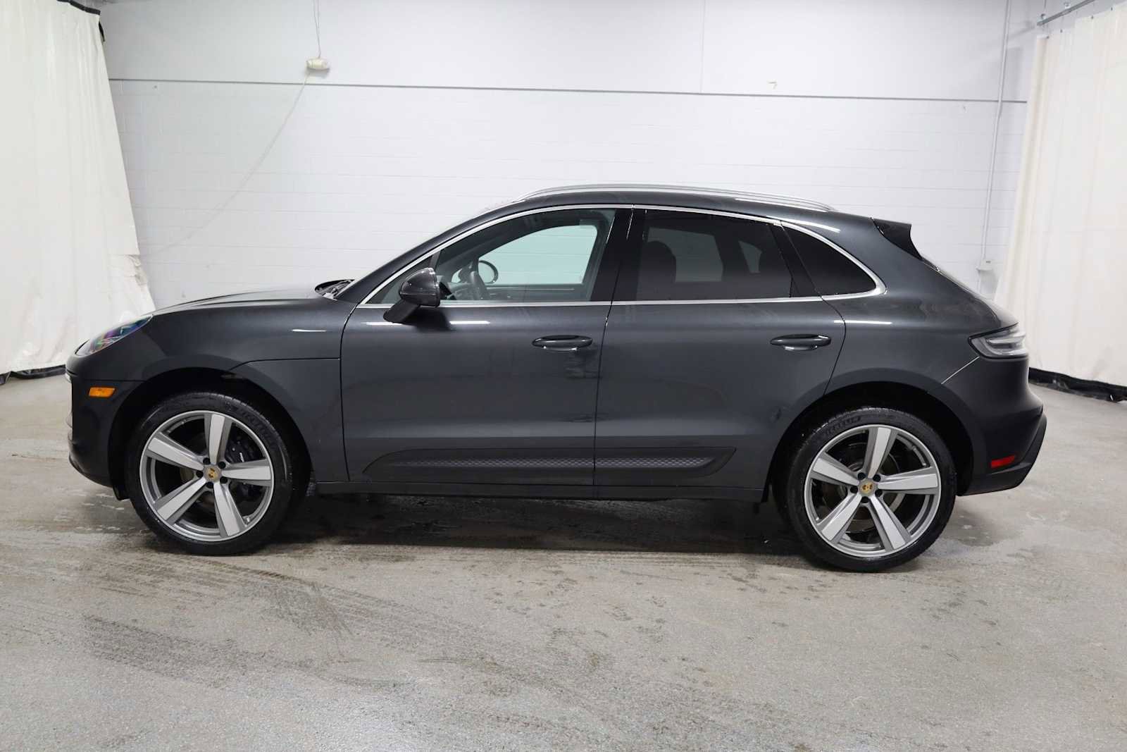 New 2026 Porsche Macan image 2