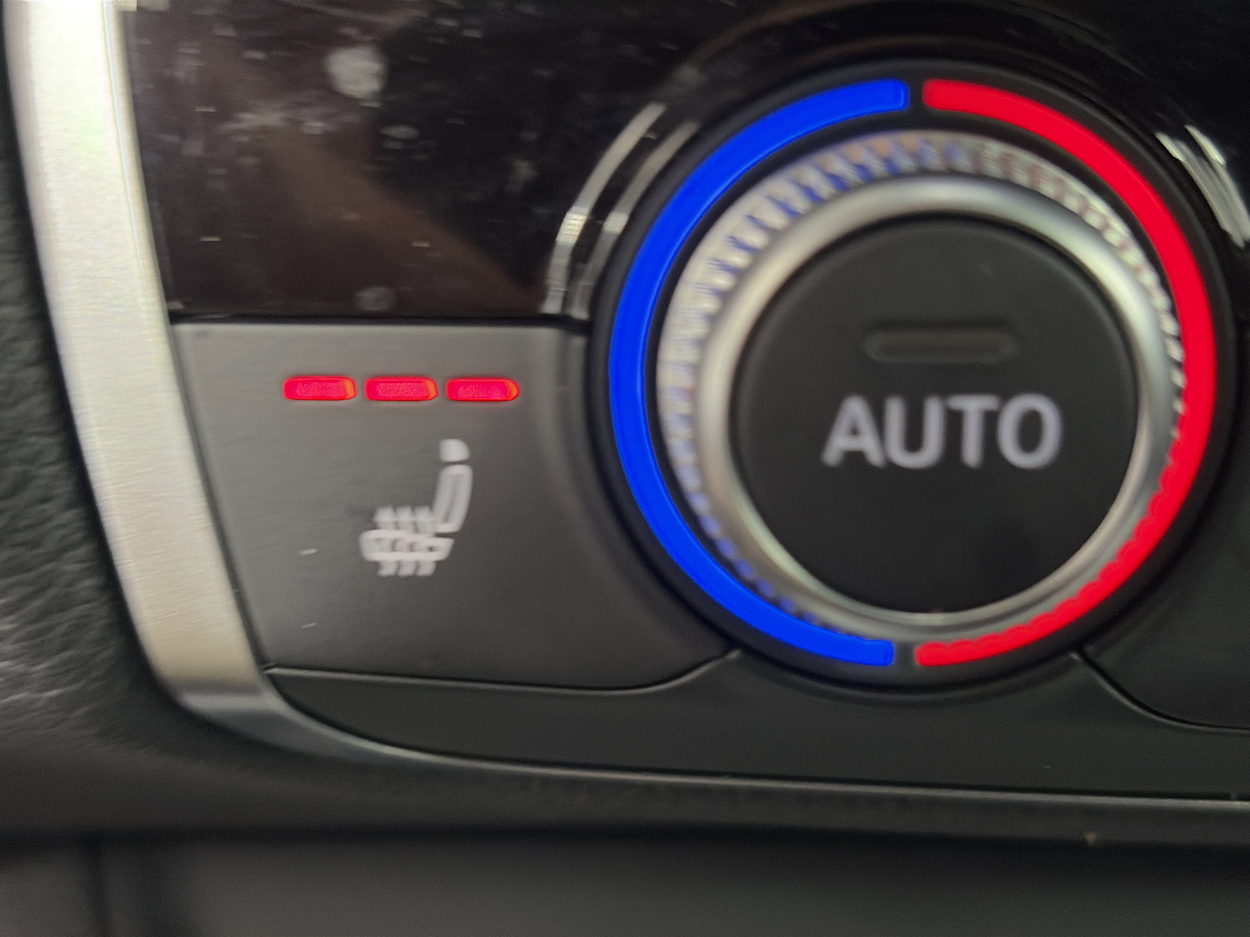 Used 2025 Audi Q3 2.0T Premium image 25