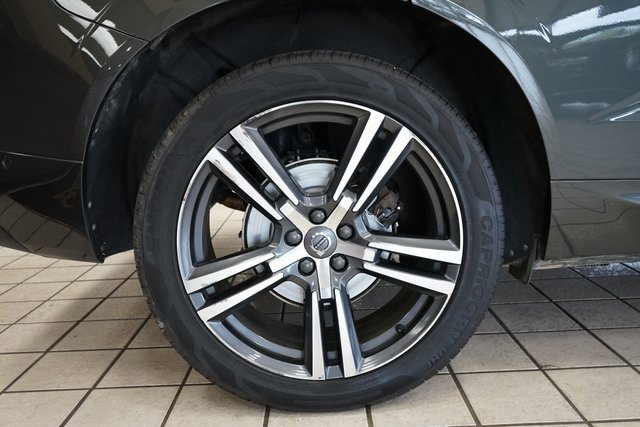 Used 2019 Volvo XC60 T5 Momentum w/ Multimedia Package image 60