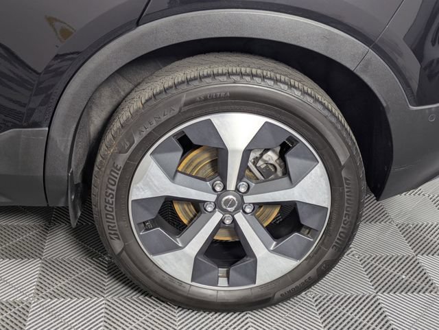 Used 2023 Volvo XC40 B4 Ultimate FWD image 8