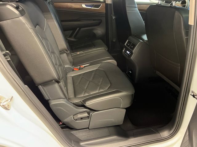 Certified 2025 Volkswagen Atlas SE FWD image 13