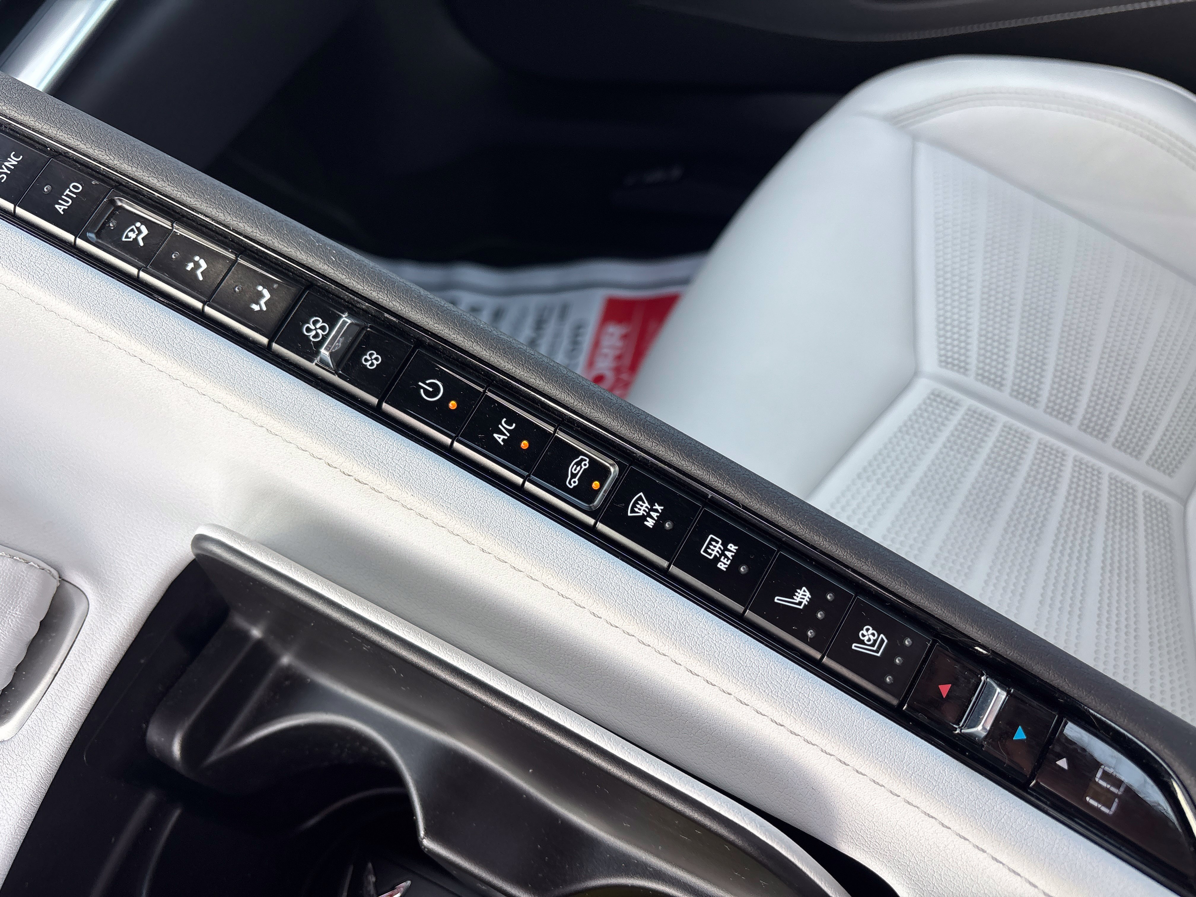 Used 2025 Chevrolet Corvette Stingray Preferred Conv w/ Z51 Performance Package RWD image 19