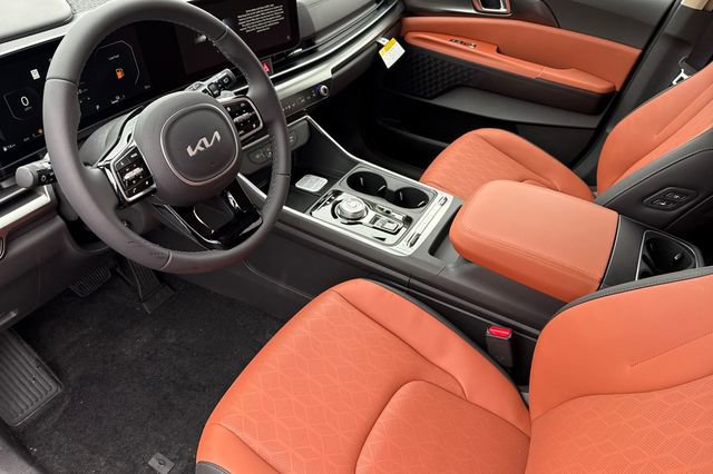 New 2026 Kia Carnival SX w/ SX Dark Edition Package FWD image 11