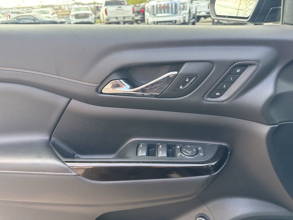 Used 2023 GMC Acadia AT4 w/ Technology Package image 11