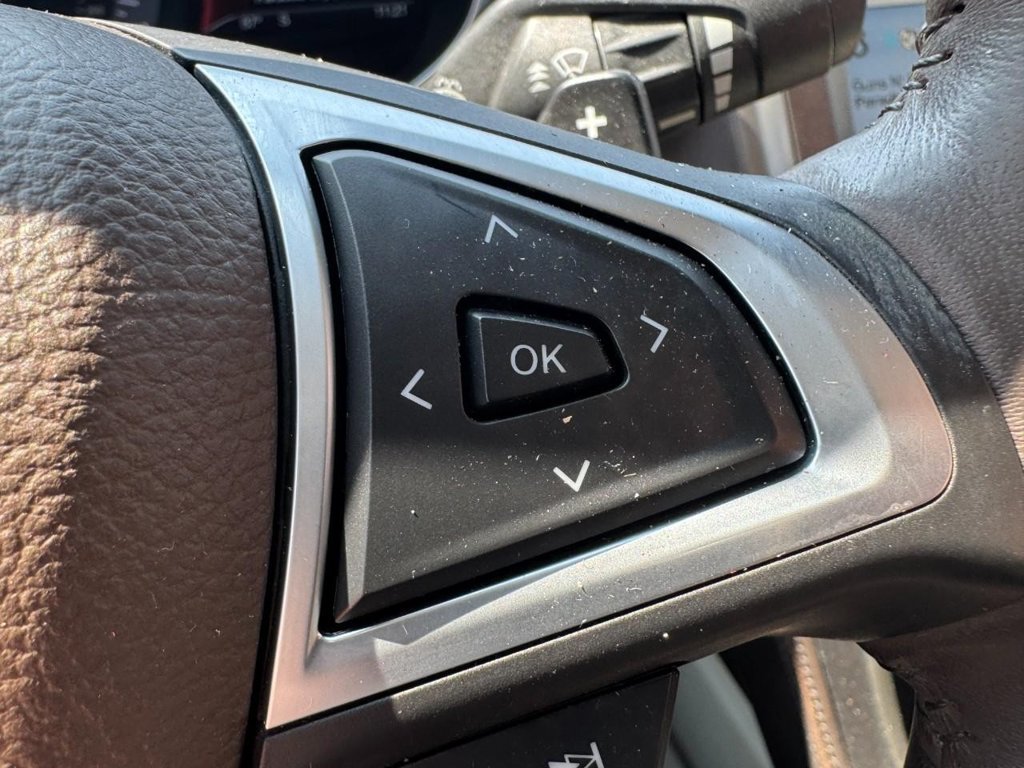 Used 2018 Ford Fusion Platinum FWD image 18