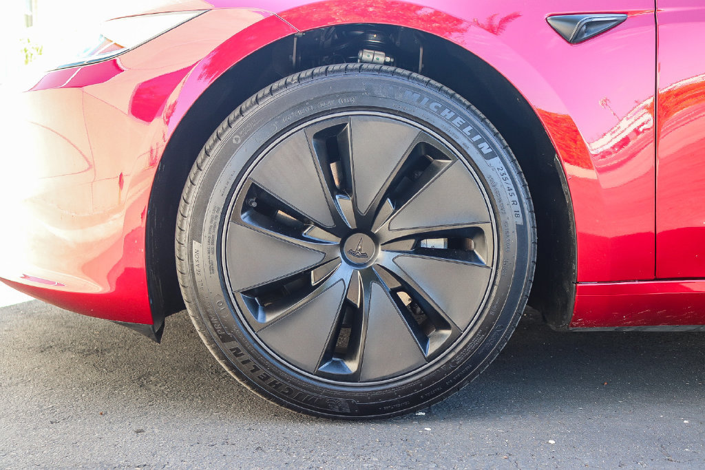 Used 2025 Tesla Model 3 Long Range RWD image 9