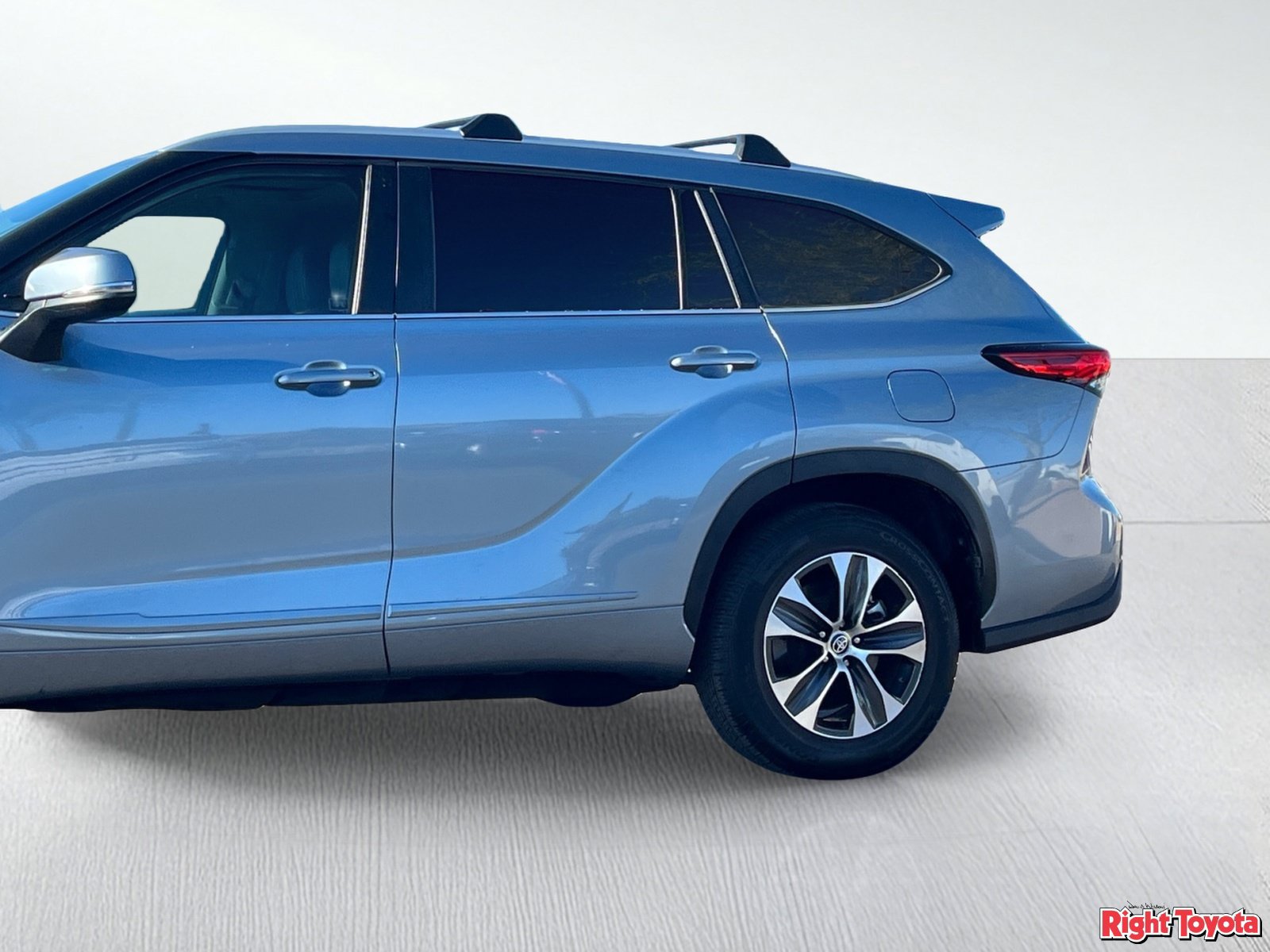 Used 2023 Toyota Highlander XLE FWD image 10