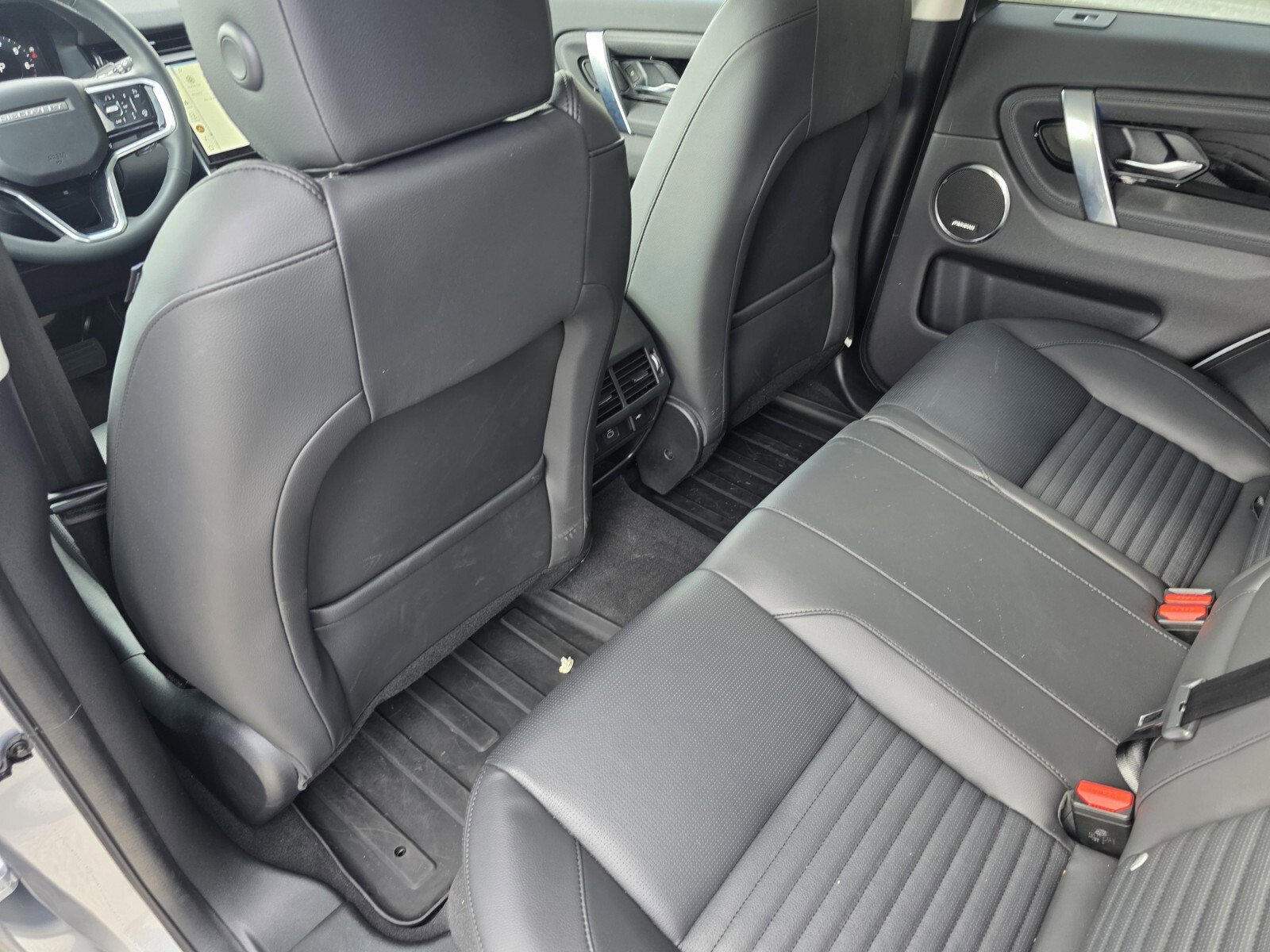 Certified 2025 Land Rover Discovery Sport S image 25