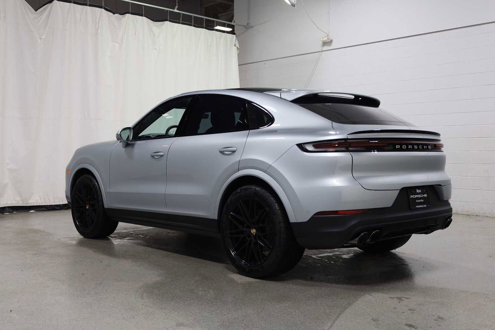 New 2026 Porsche Cayenne Coupe AWD/4WD image 3