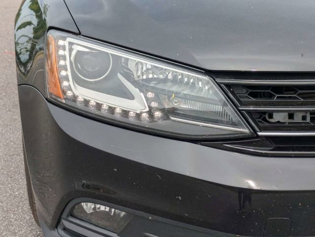 Used 2016 Volkswagen Jetta Sport image 10