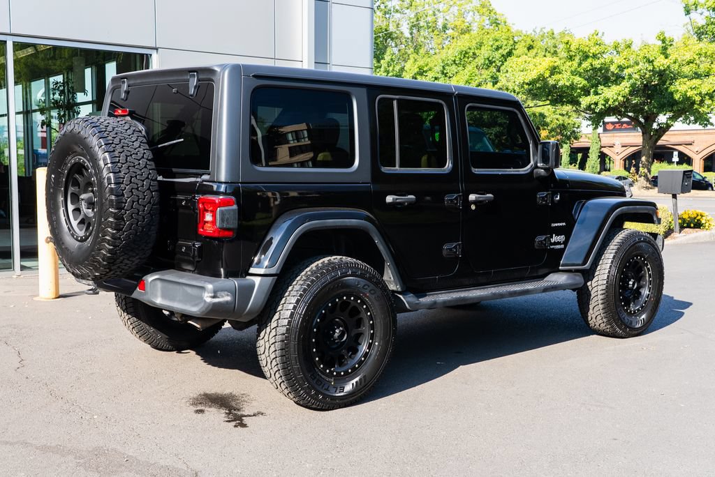 Used 2018 Jeep Wrangler Unlimited Sahara w/ Uconnect 4C Nav & Sound Group AWD/4WD image 6
