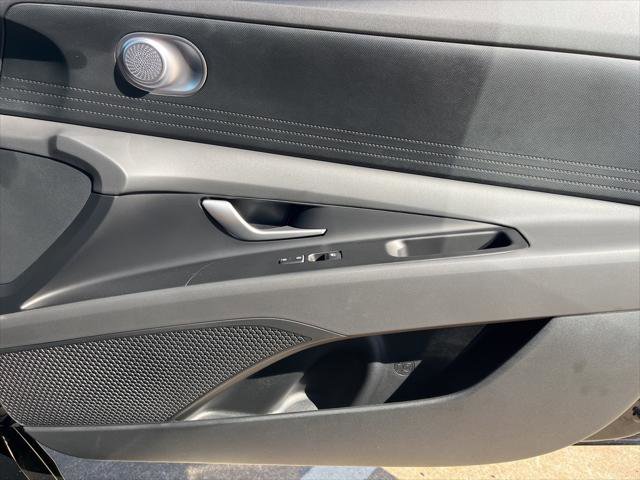 New 2025 Hyundai Elantra SE image 20