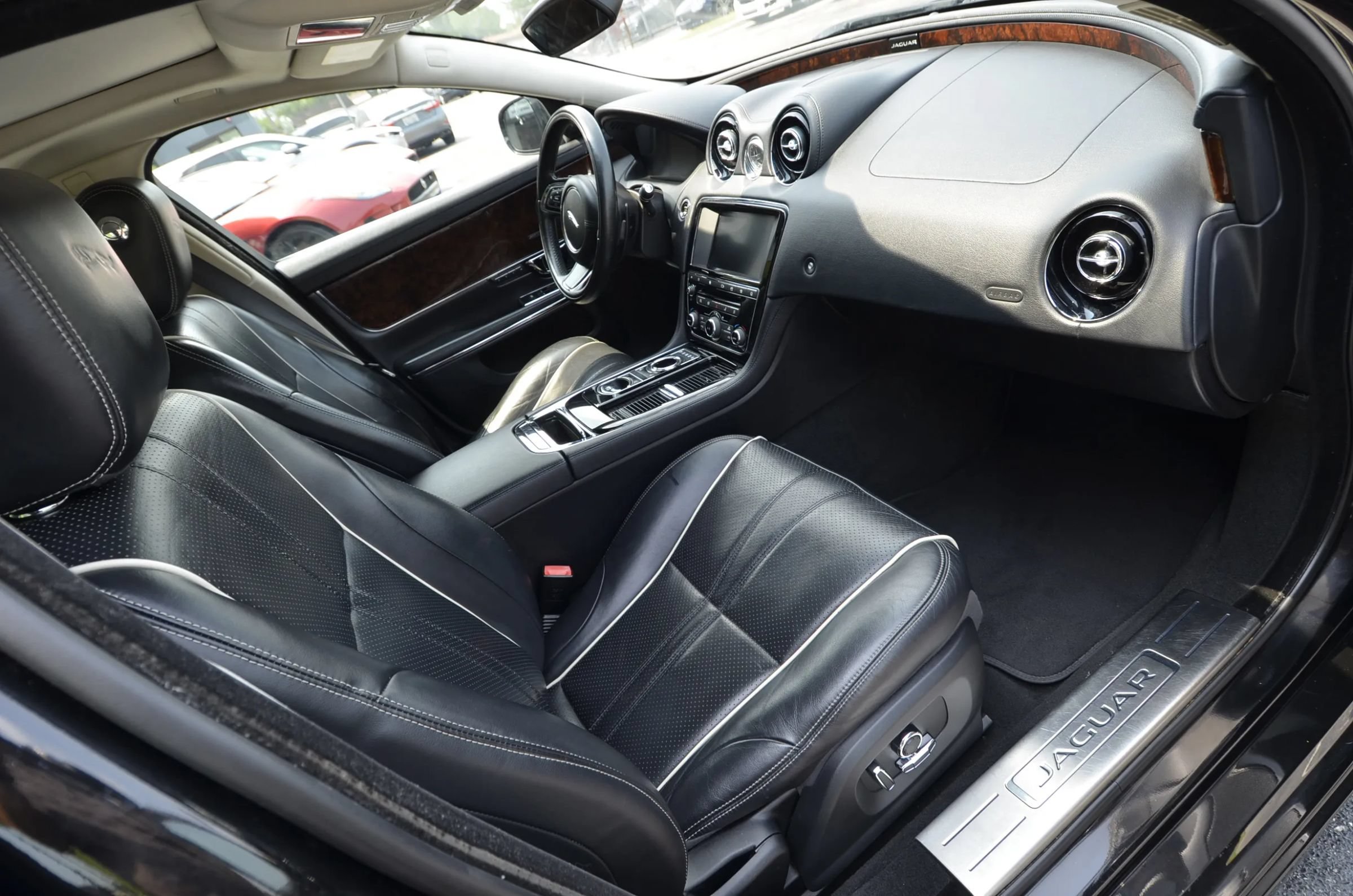 Used 2016 Jaguar XJ R-Sport AWD/4WD image 23