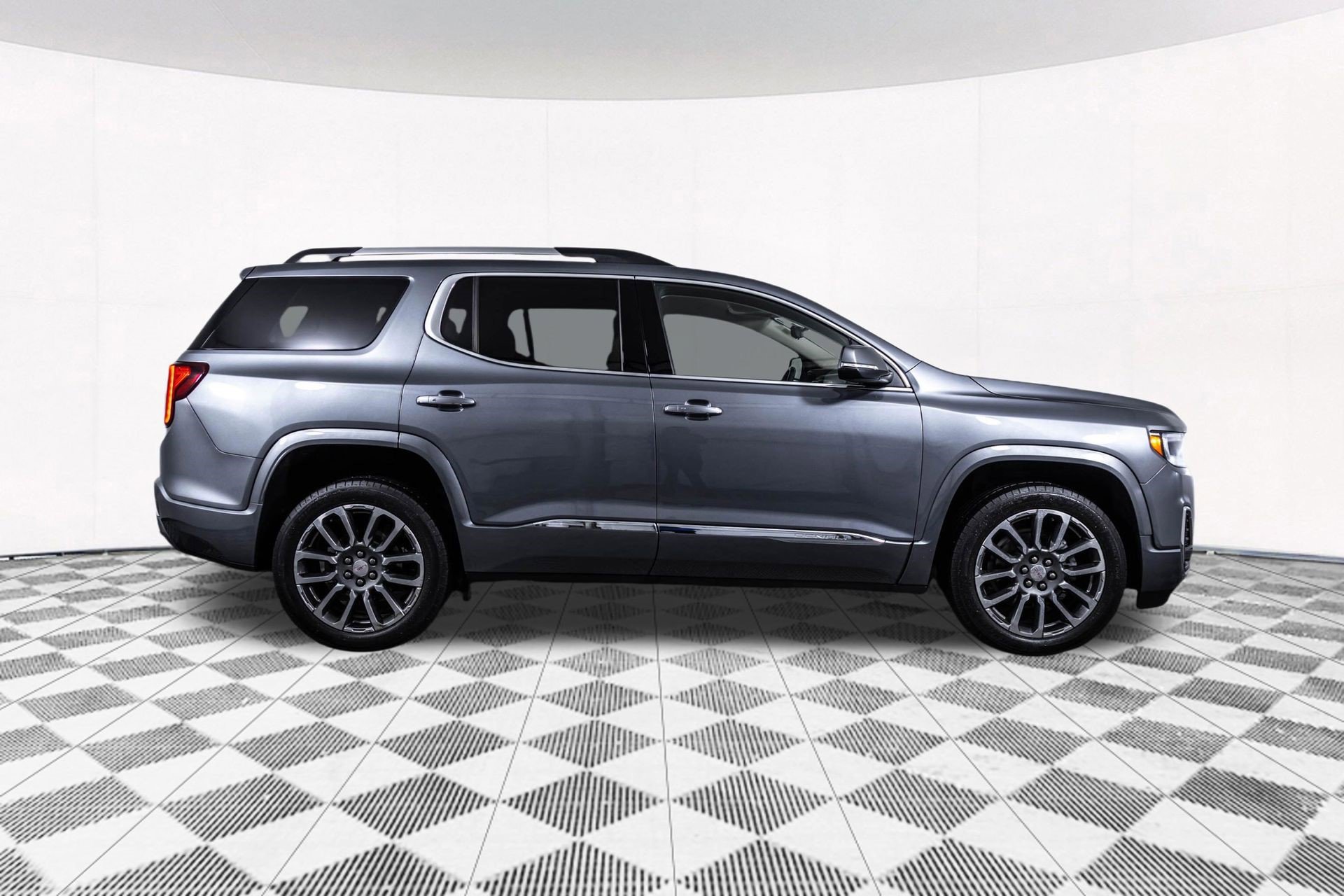 Certified 2022 GMC Acadia Denali w/ Denali Technology Package AWD/4WD image 23
