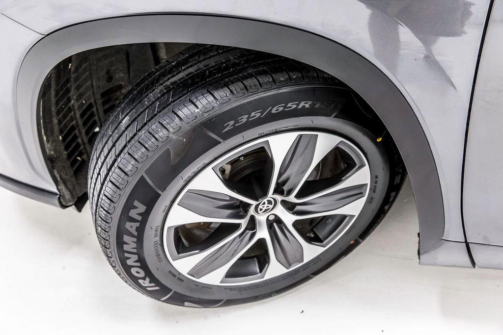 Used 2020 Toyota Highlander XLE FWD image 10