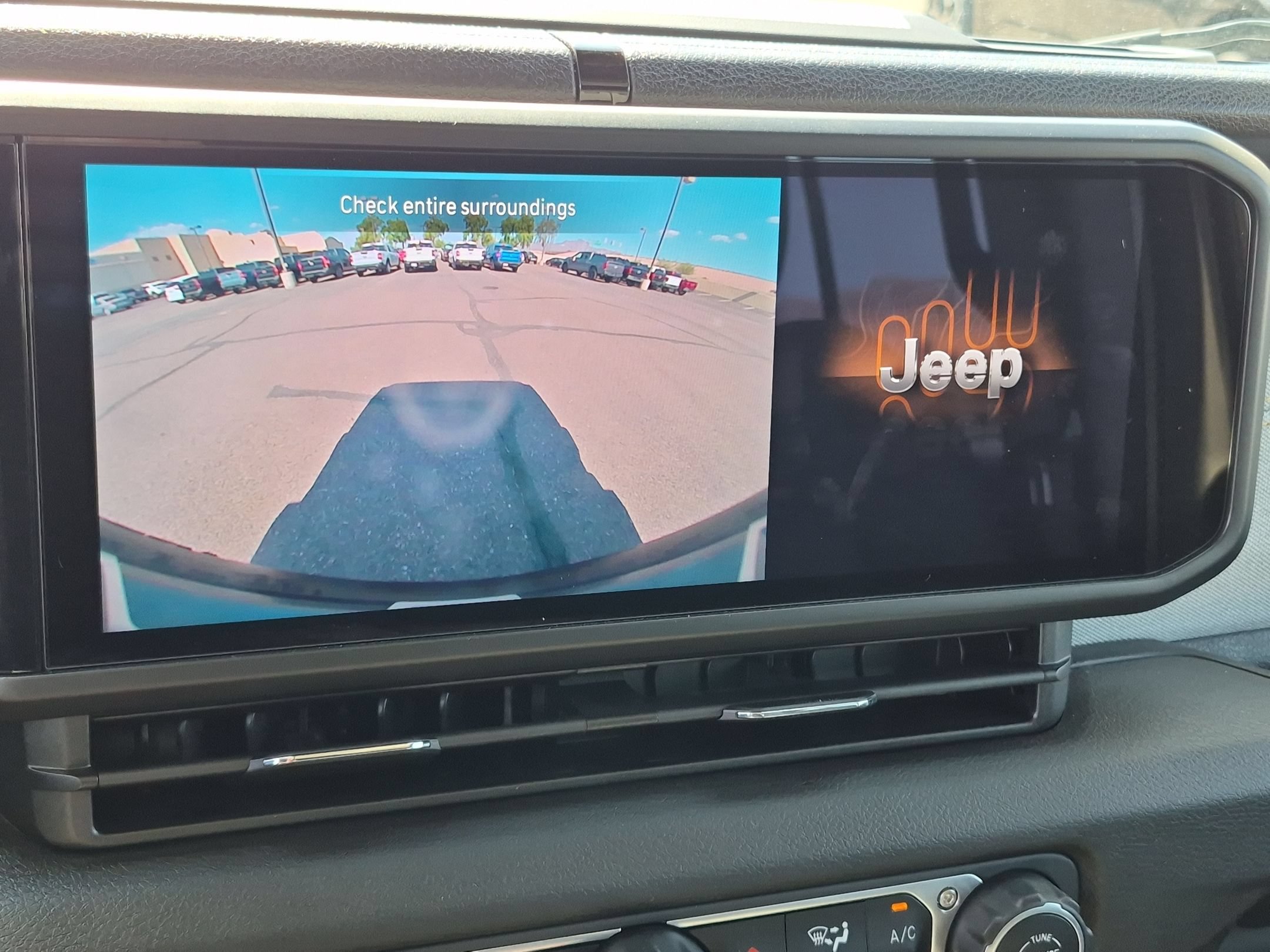 Used 2024 Jeep Wrangler Unlimited AWD/4WD image 19
