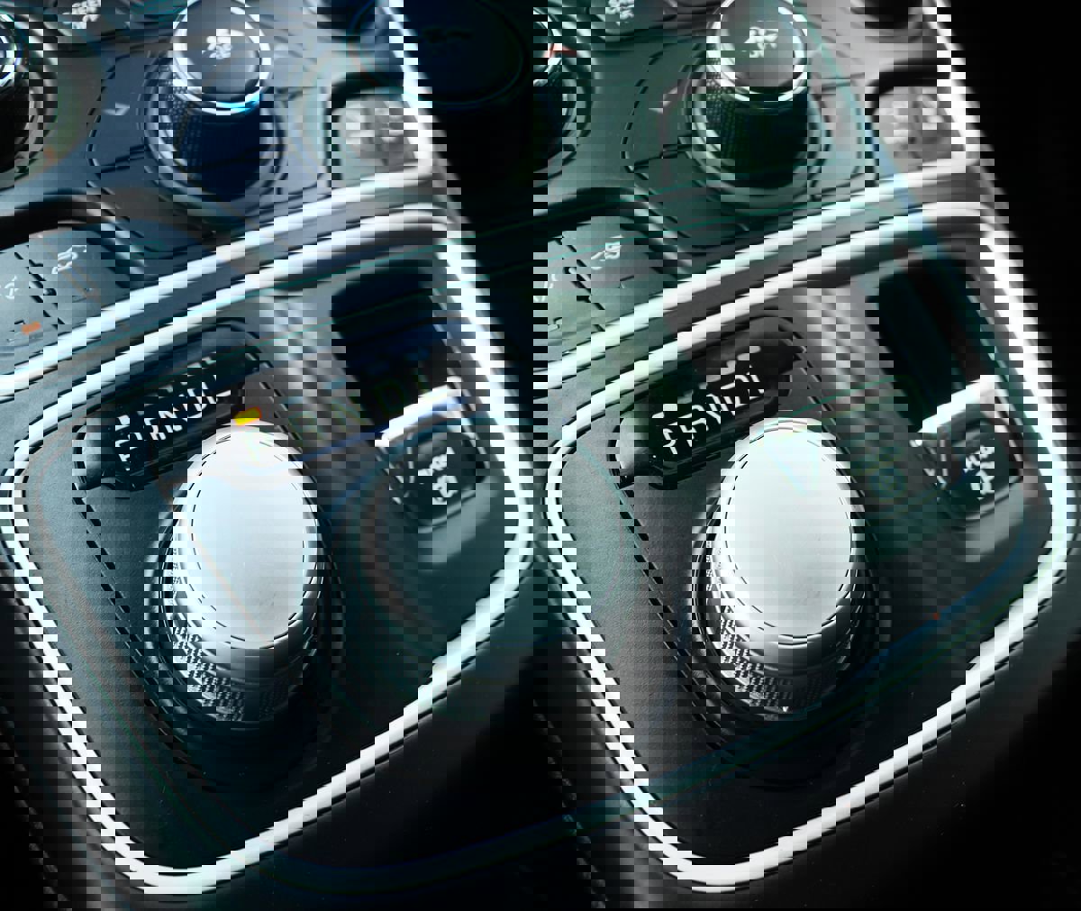 Used 2017 Chrysler 200 Limited Platinum image 51