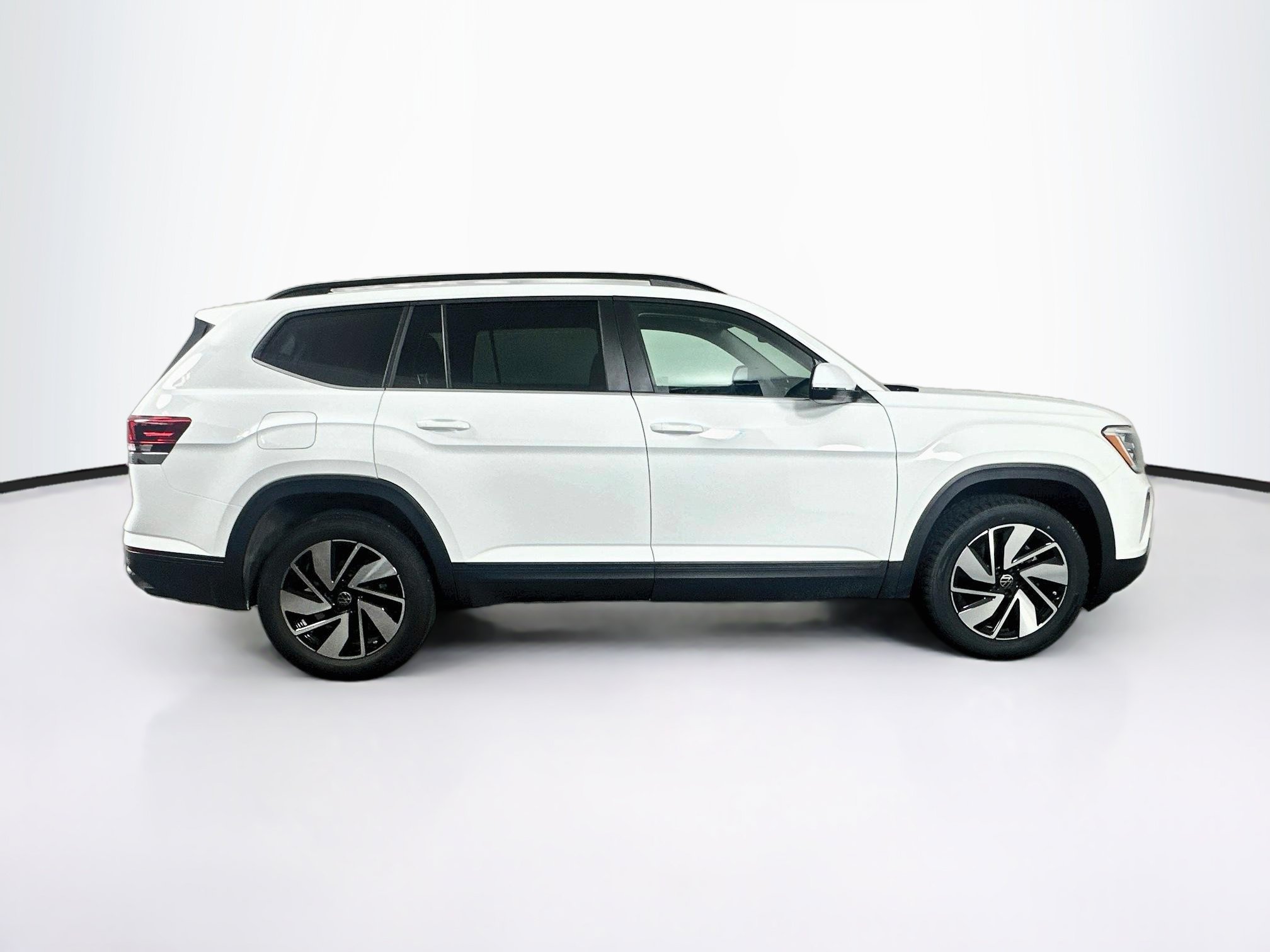 Used 2025 Volkswagen Atlas SE FWD image 10