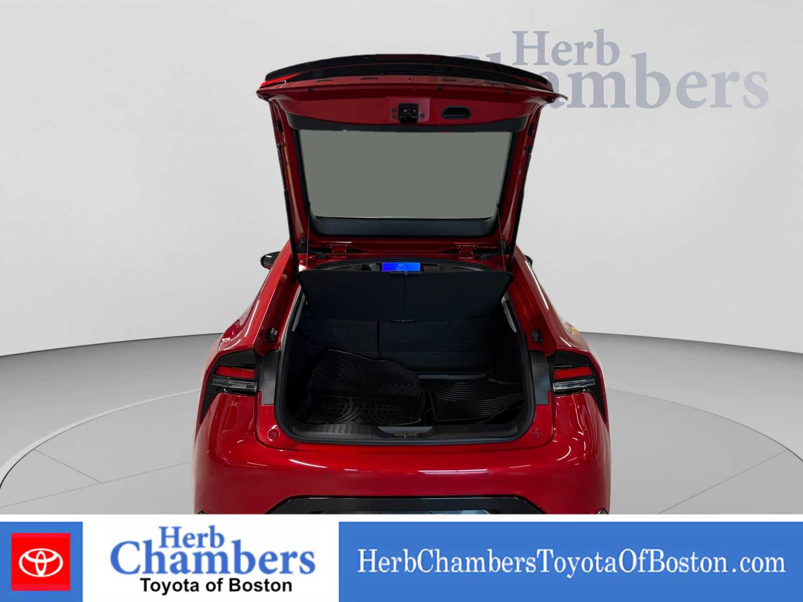 Used 2024 Toyota Prius XLE AWD/4WD image 4