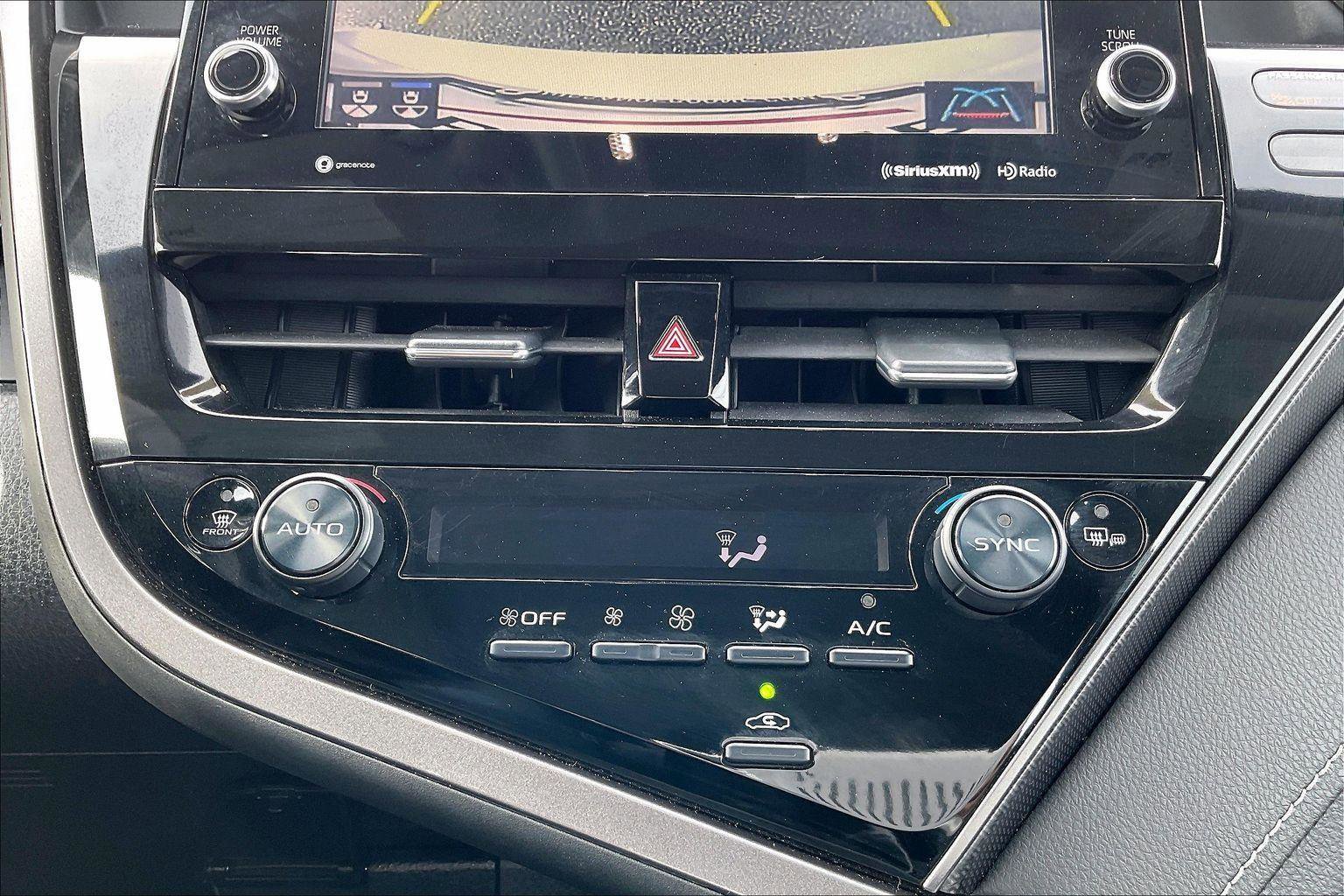 Used 2022 Toyota Camry XSE image 32