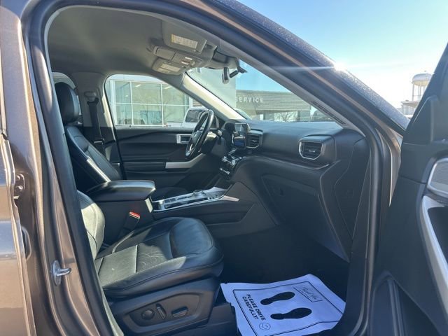 Used 2021 Ford Explorer Limited w/ Equipment Group 301A image 7