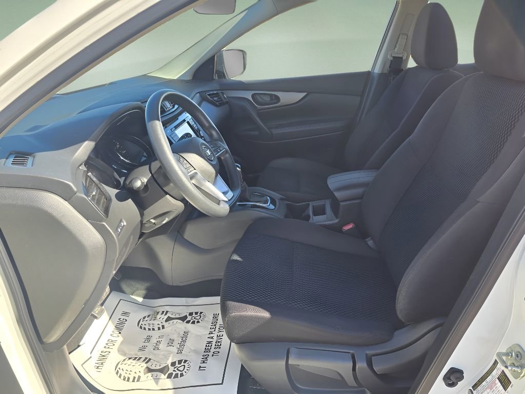 Used 2019 Nissan Rogue Sport S image 11