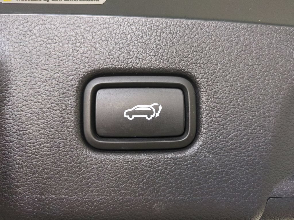 Used 2022 Hyundai Palisade SEL w/ 8P Bench Seat Package FWD image 15