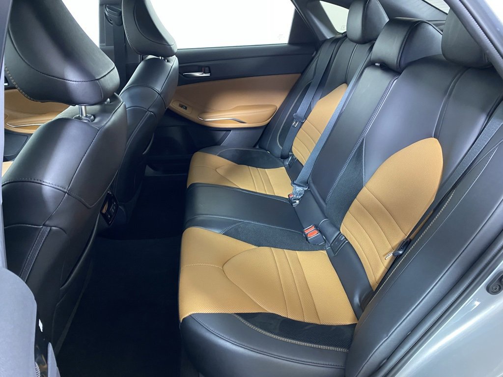 Used 2022 Toyota Avalon Touring image 29