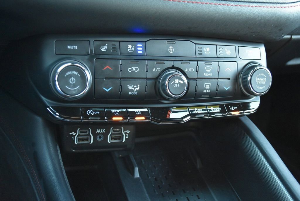 Used 2025 Dodge Durango GT image 25