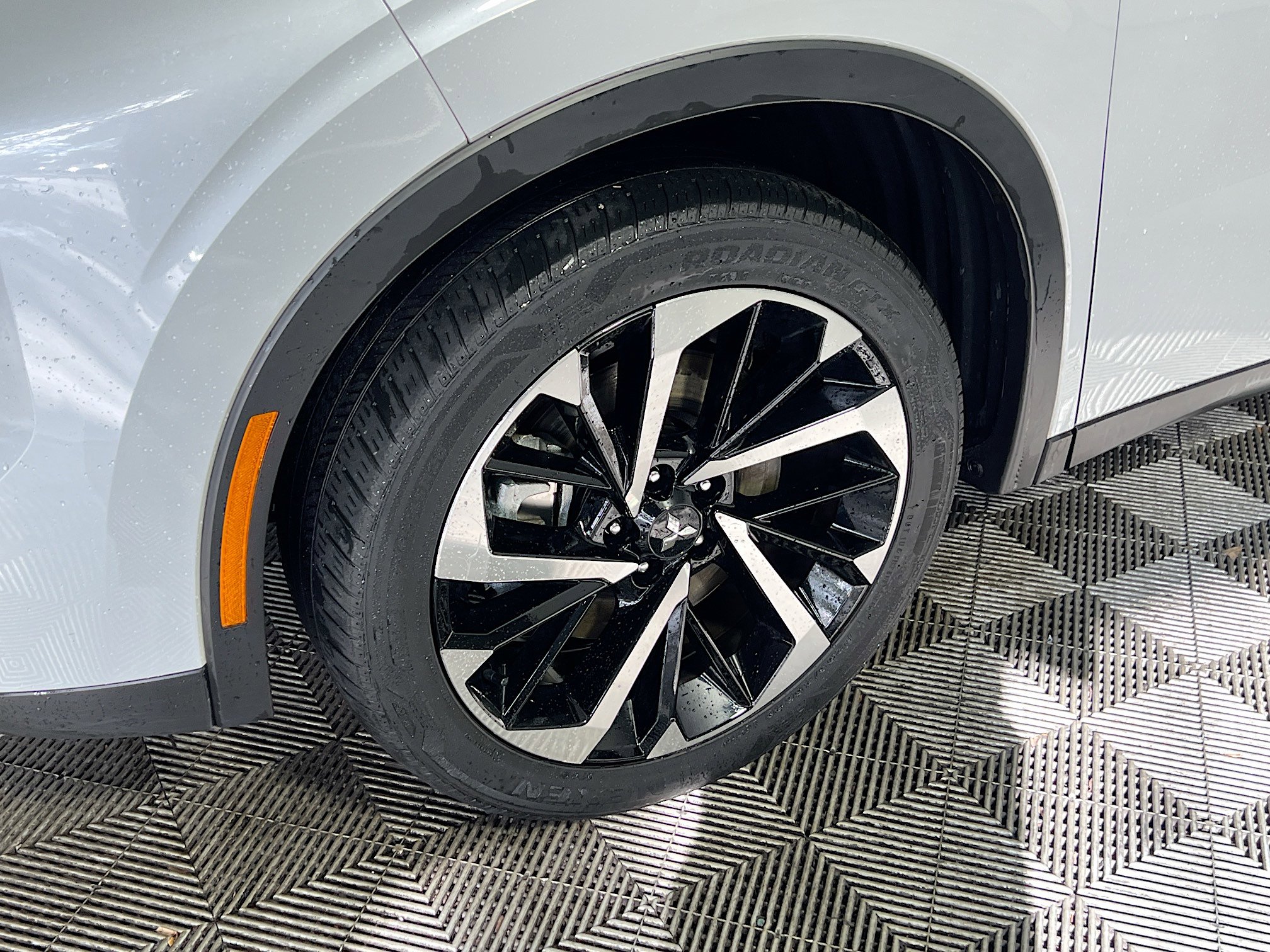 Used 2023 Mitsubishi Outlander Ralliart AWD/4WD image 14