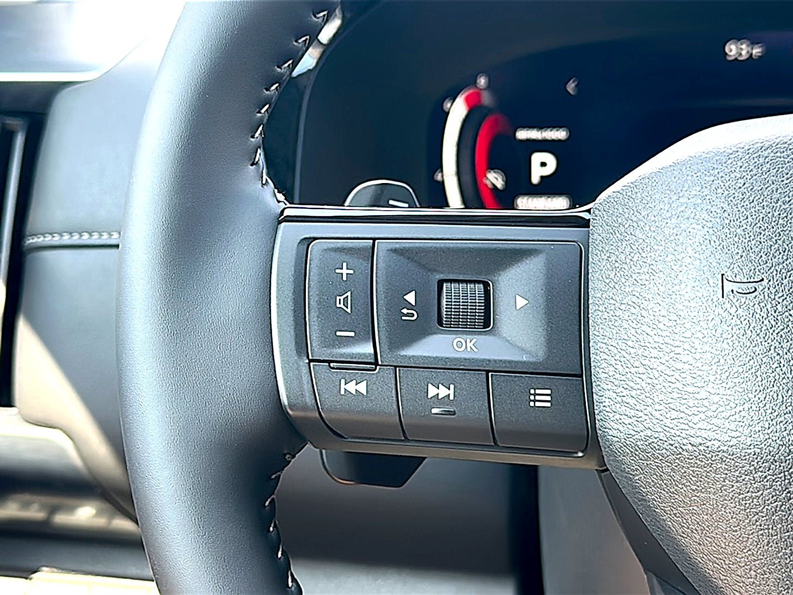 New 2026 Nissan Pathfinder SL w/ SL Premium Package FWD image 21