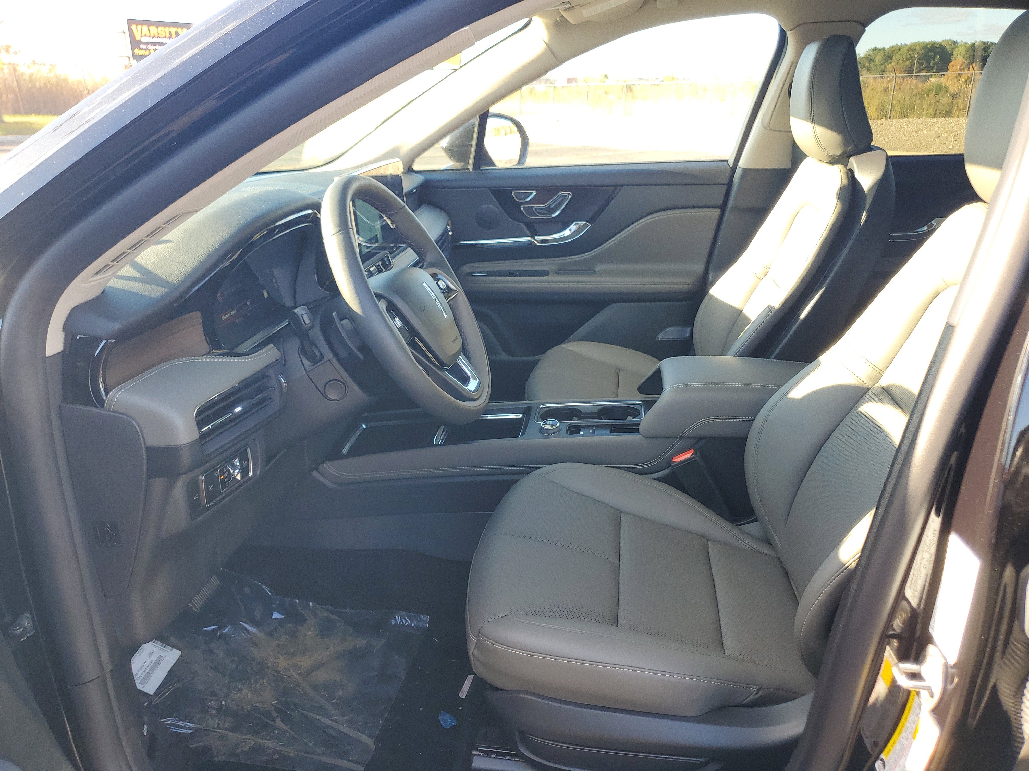 New 2025 Lincoln Corsair Reserve image 12